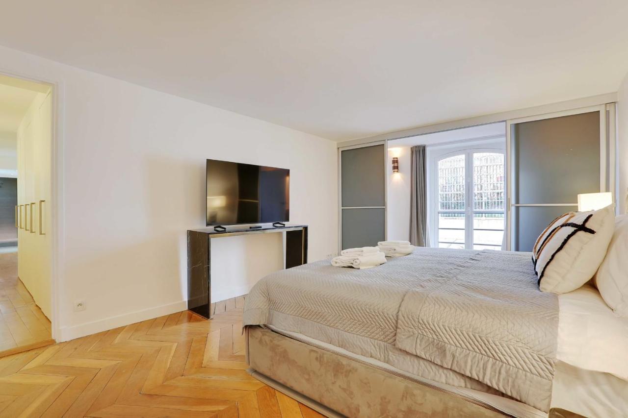 Elegant Apartment - 2Bd-6P - Avenue Montaigne パリ エクステリア 写真